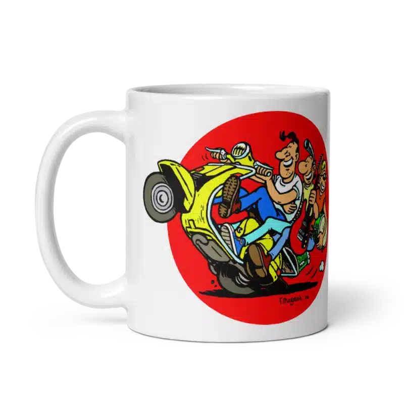 Mug Lucien avec Ricky, Lucien et Gillou sur un Vespa jaune, illustration humoristique rétro pleine de dynamisme.